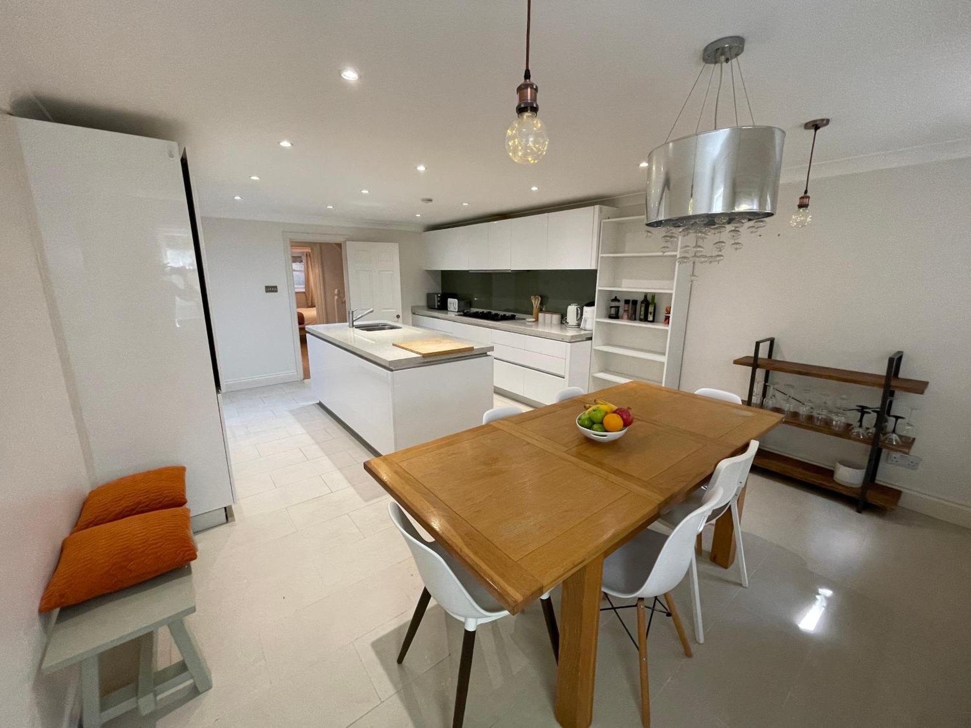 5 Bed House - Fancy - Sleep Up To 12 - Central London Exterior photo